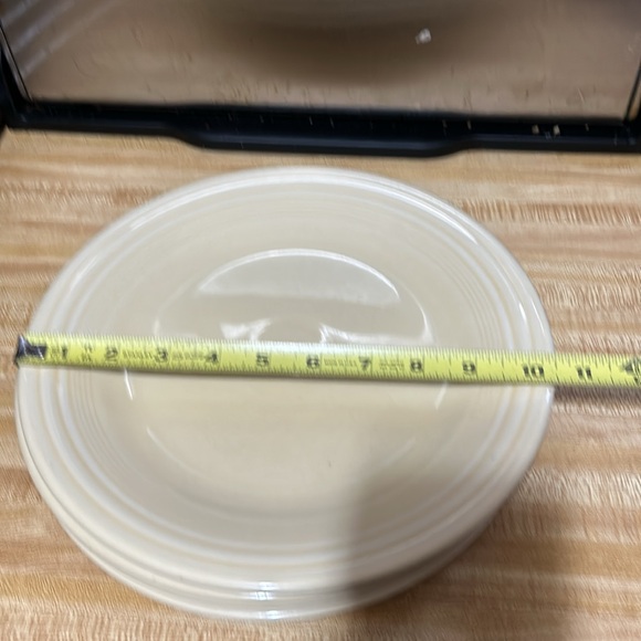 Fiesta Classic Rim Dinner plate Retired Ivory 4 Plates - Picture 4 of 4